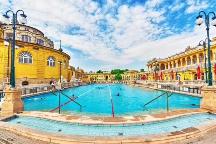 Hungary’s World Famous Baths Hungary’s World Famous Baths